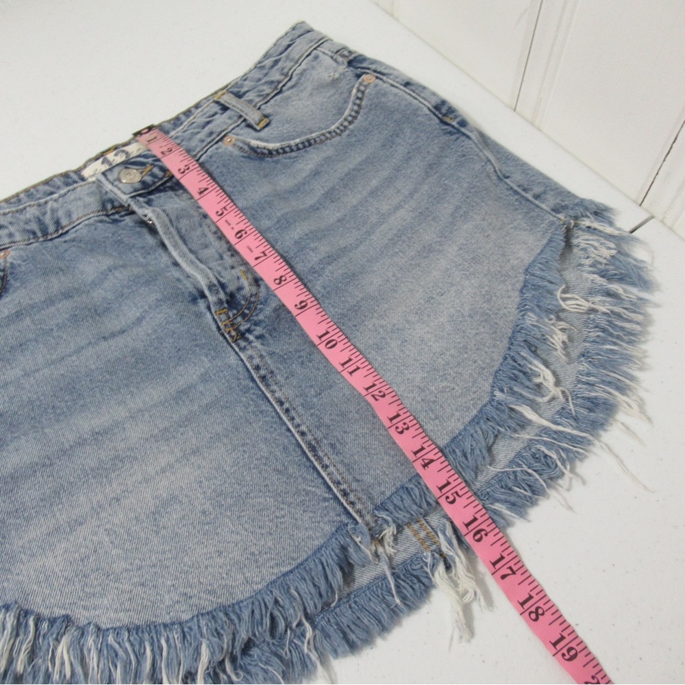 Free People We The Free Frayed Denim Mini Skirt Size 12 - Picture 12 of 12